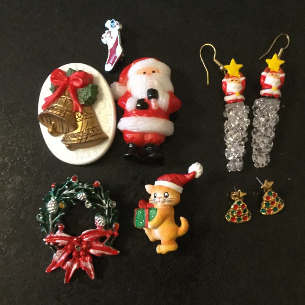 Old Christmas Brooches & earrings Vintage